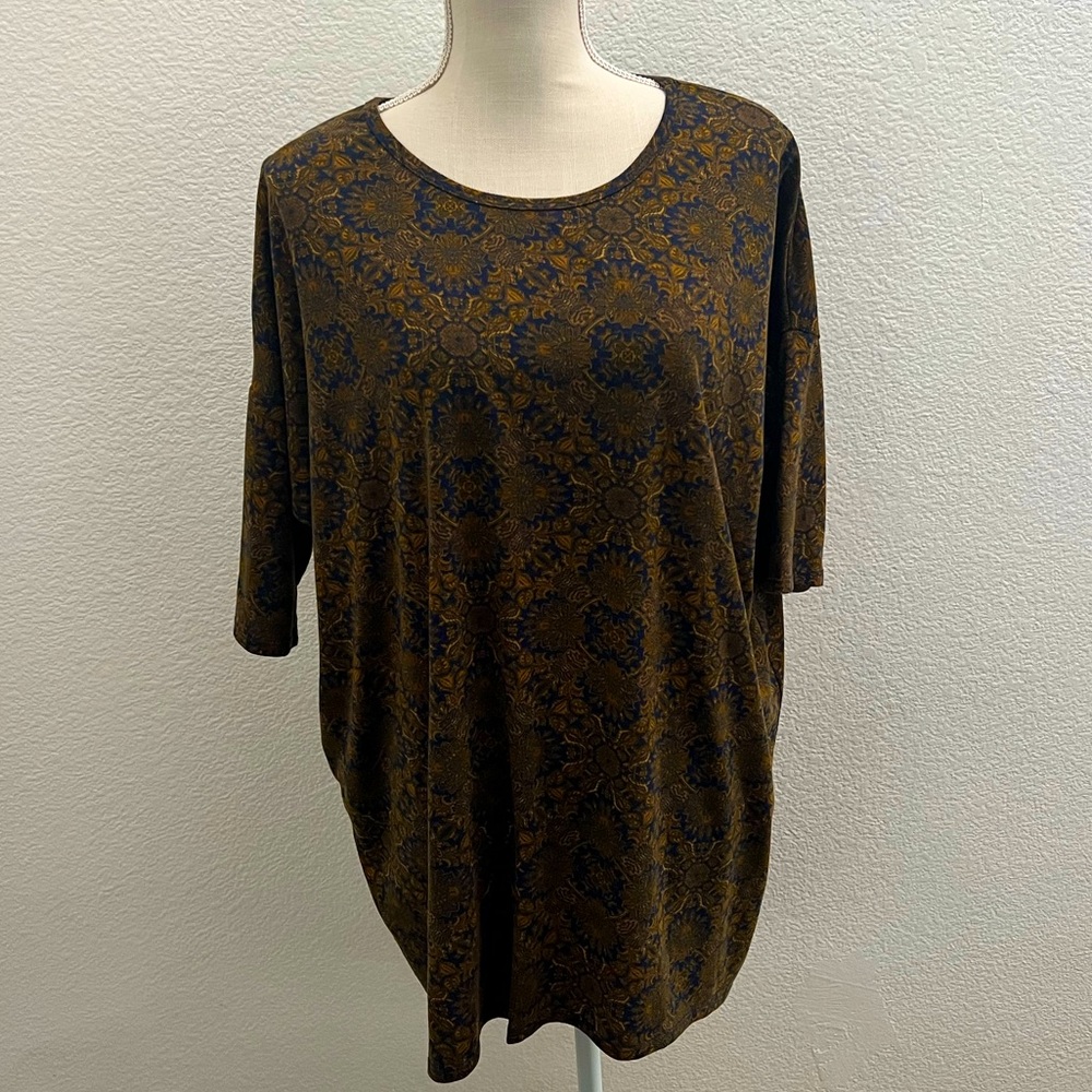 Lularoe top